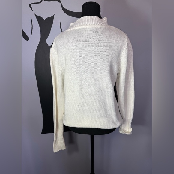 Elegant Patchwork Turtleneck Sweater - Black, White, Gray. PTP 21. - Picture 4 of 6